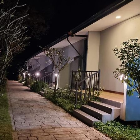 Baan Suan San Rak บ้านสวนแสนรัก Бурірам Екстер'єр фото